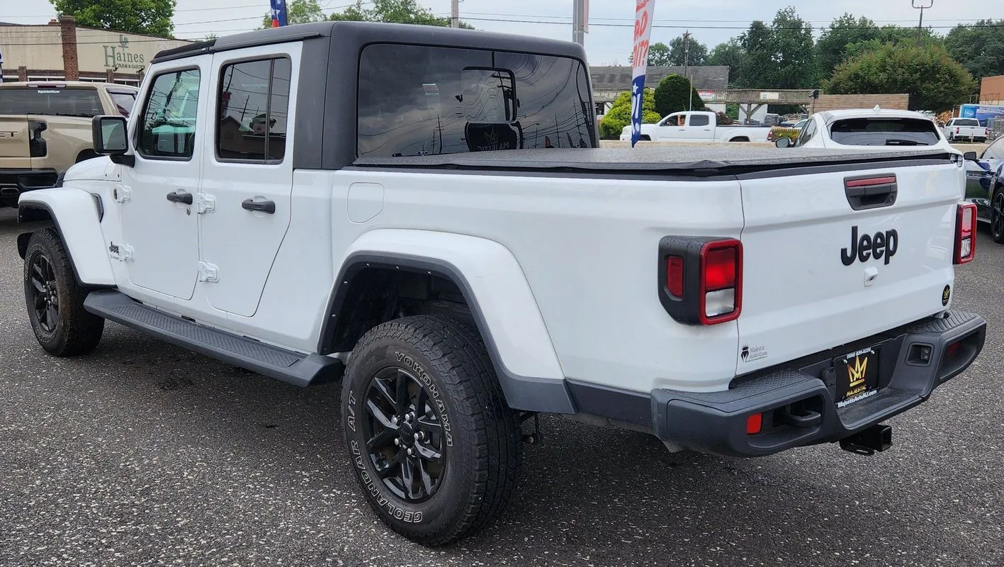 Another view of 2022 Jeep Gladiator Altitude 4x4 for sale in Philadelphia, PA at Torresdale Ave