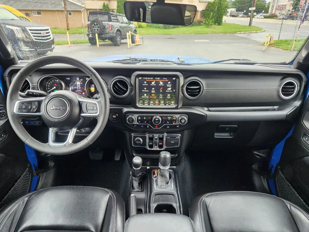 Jeep Wrangler photo 15