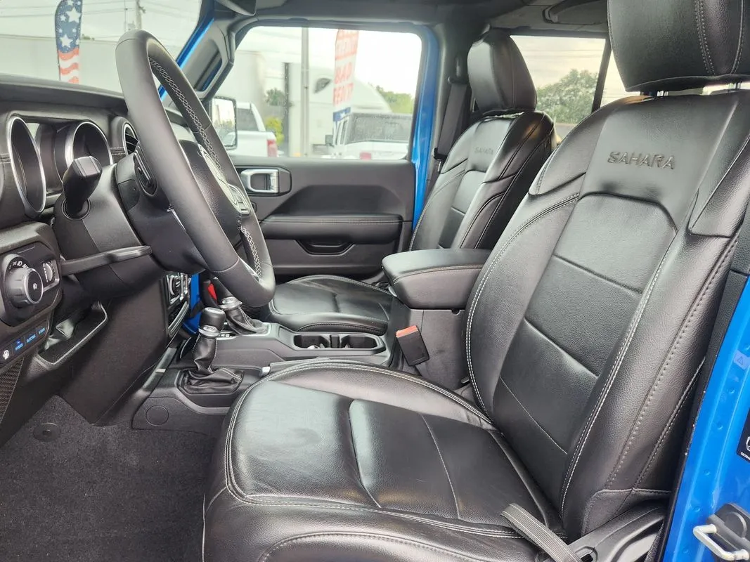 Jeep Wrangler photo 11
