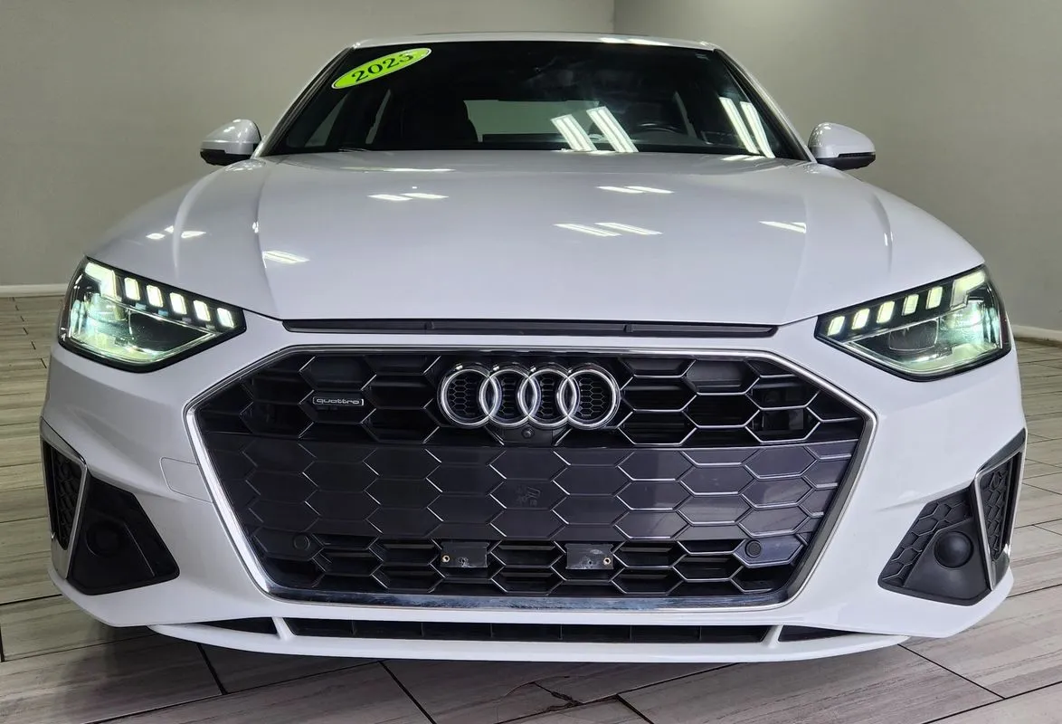 Audi A4 photo 8