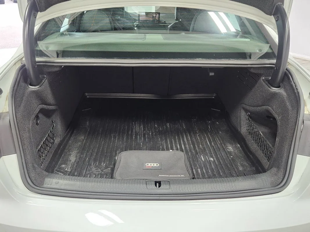 Audi A4 photo 14
