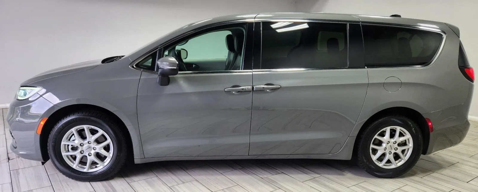 Photos of 2023 Chrysler Pacifica Touring L for sale in Philadelphia, PA at Torresdale Ave