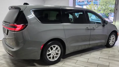 More photos of 2023 Chrysler Pacifica Touring L at Torresdale Ave, PA