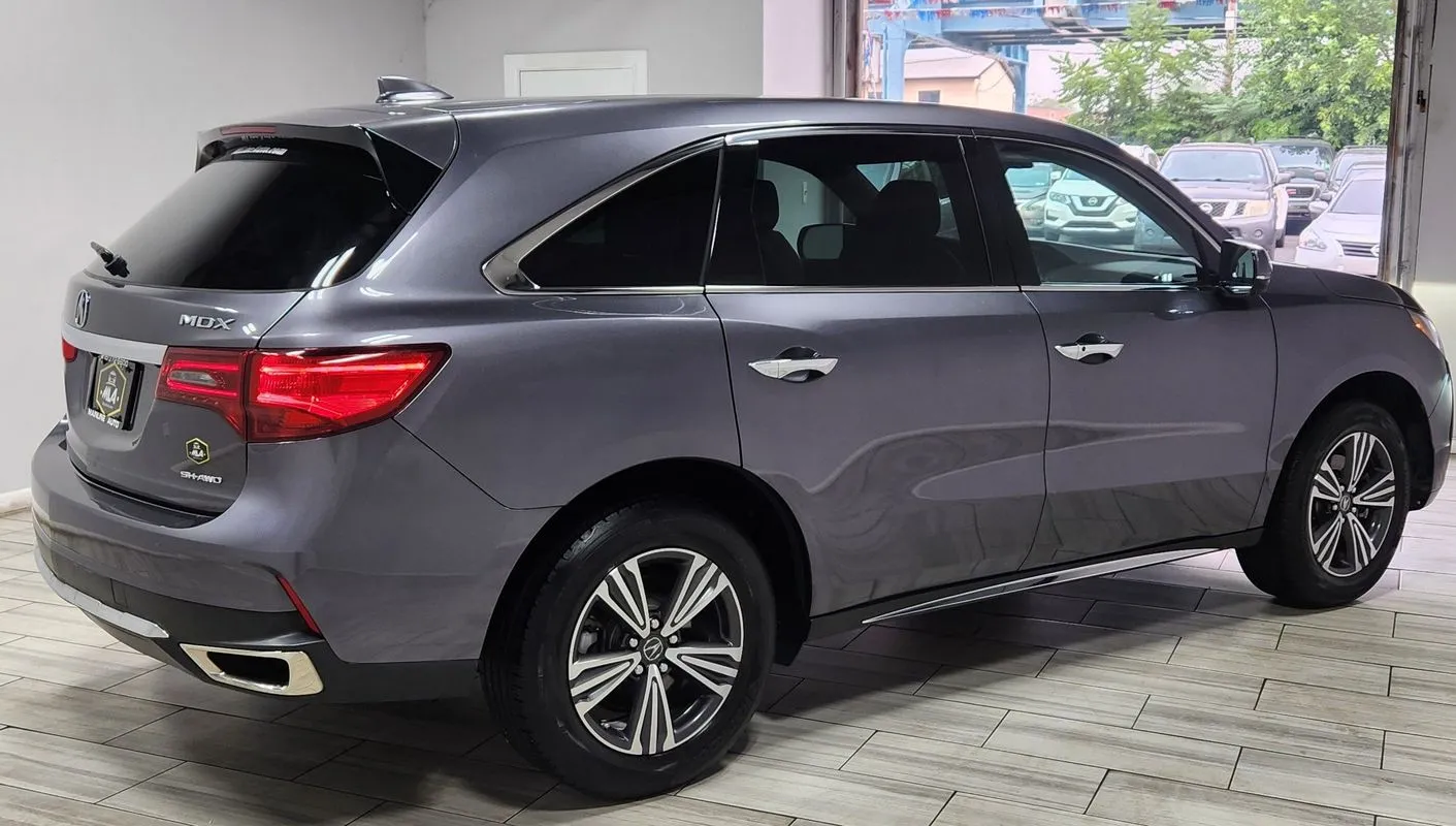More photos of 2018 Acura MDX SH-AWD at Torresdale Ave, PA