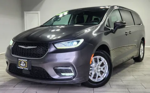 Gray 2023 Chrysler Pacifica Touring L for sale in Philadelphia, PA