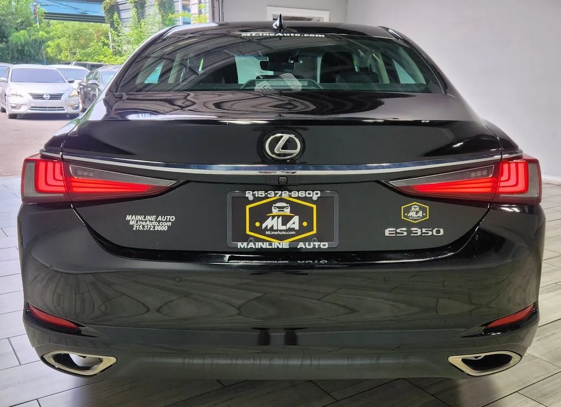 More photos of 2020 Lexus ES 350 at Torresdale Ave, PA
