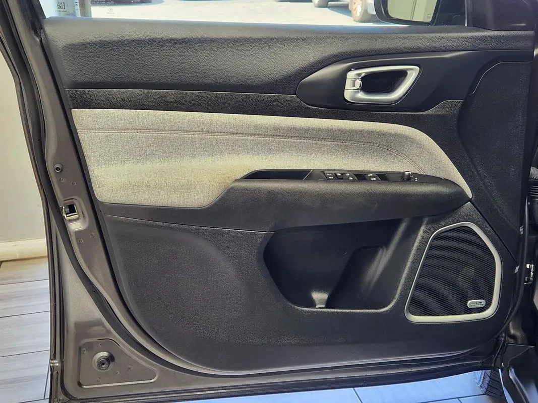 Jeep Compass photo 10