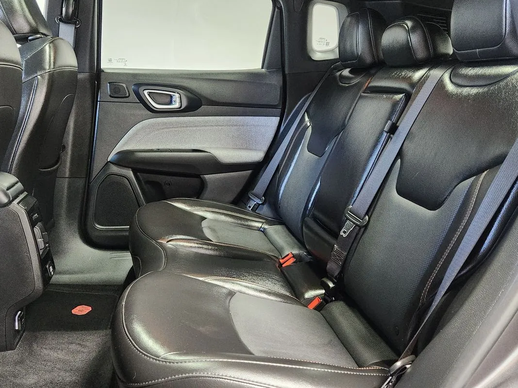 Jeep Compass photo 13