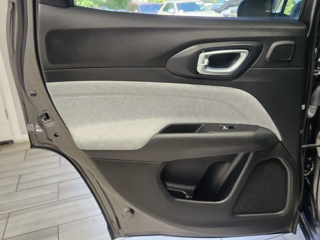 Jeep Compass photo 12