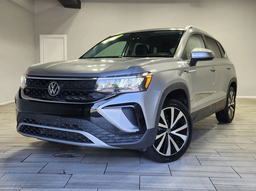 Silver 2022 Volkswagen Taos 1.5T SE for sale in Philadelphia, PA