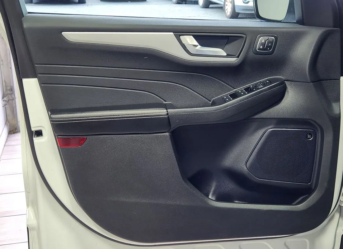 Ford Escape photo 10
