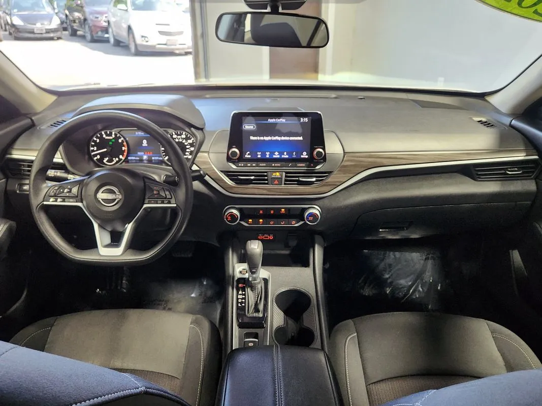 Nissan Altima photo 15