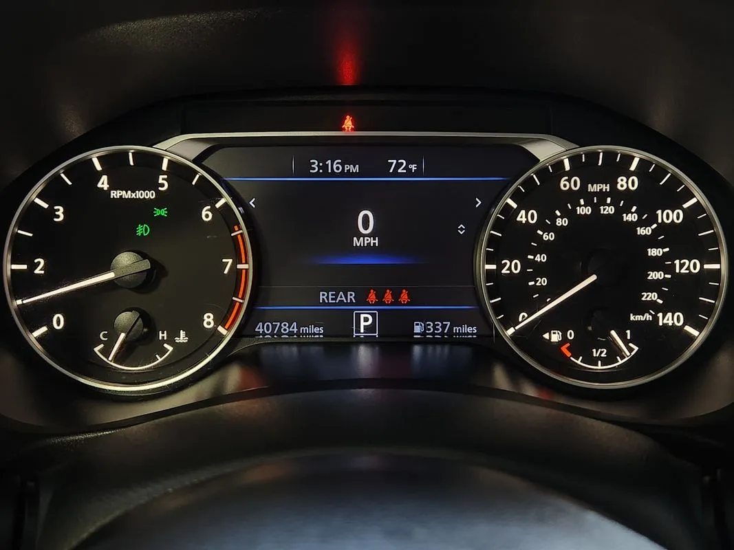 Nissan Altima photo 18