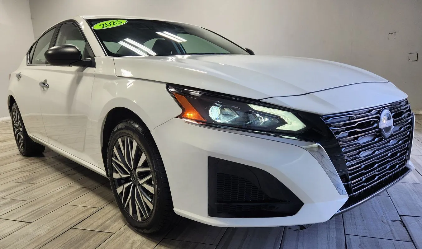 Nissan Altima photo 7