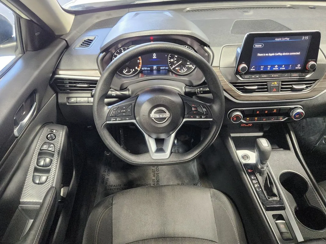 Nissan Altima photo 16