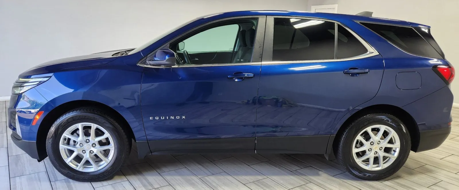 Photos of 2022 Chevrolet Equinox FWD LT for sale in Philadelphia, PA at Torresdale Ave
