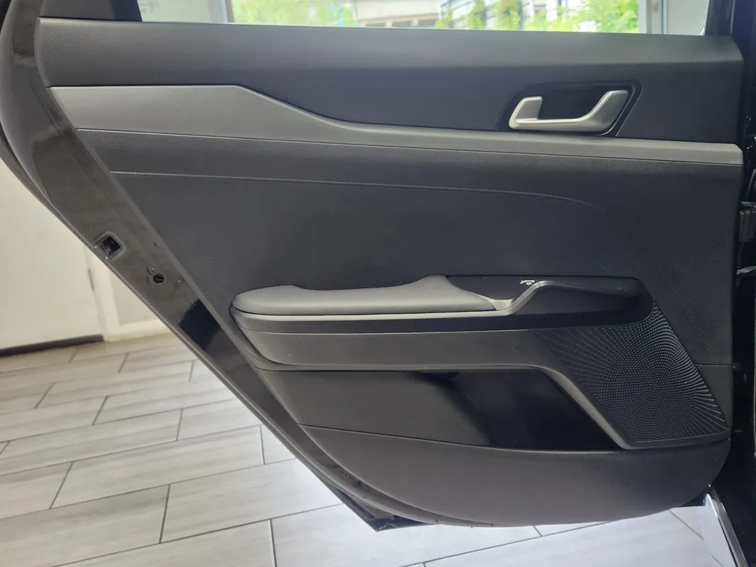 Kia K5 photo 12