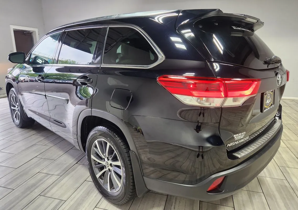 Another view of 2017 Toyota Highlander XLE for sale in Philadelphia, PA at Torresdale Ave