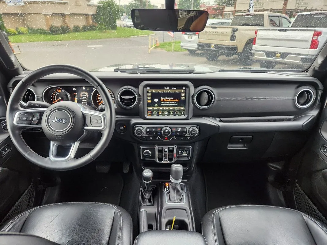 Jeep Wrangler photo 15
