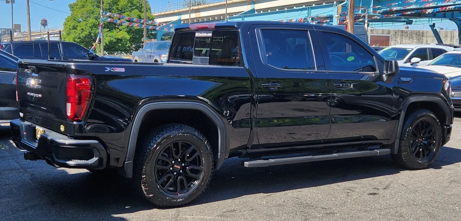 More photos of 2023 GMC Sierra 1500 4WD Crew Cab Short Box Elevation with 3SB at Torresdale Ave, PA