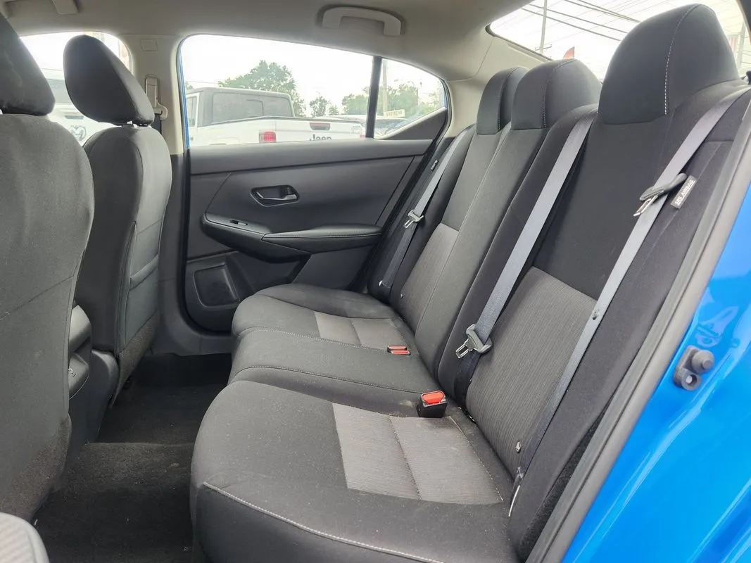 Nissan Sentra photo 13