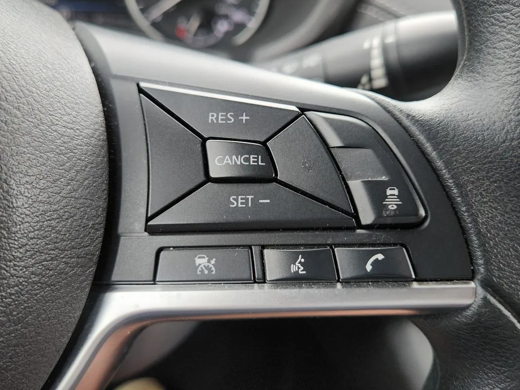 Nissan Sentra photo 17
