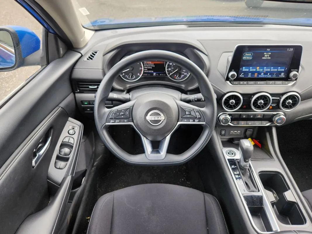 Nissan Sentra photo 16