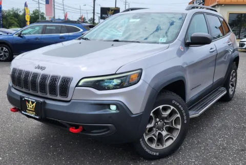 Silver 2021 Jeep Cherokee Trailhawk 4x4 for sale in Philadelphia, PA