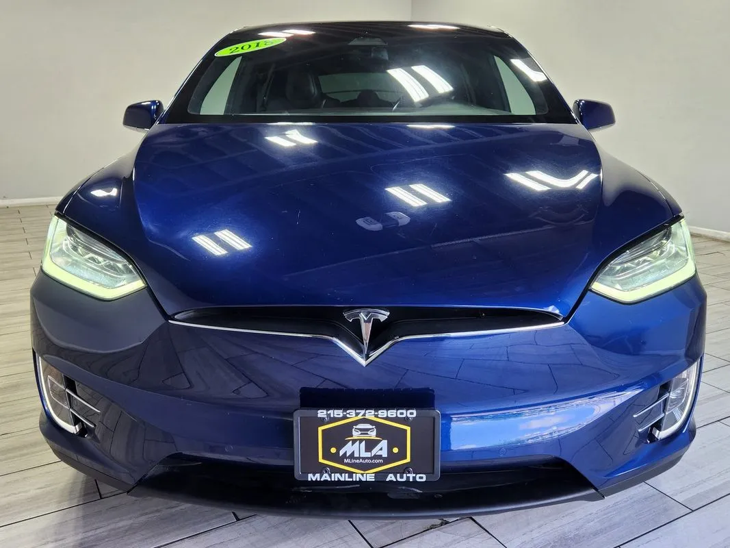 Tesla Model X photo 8