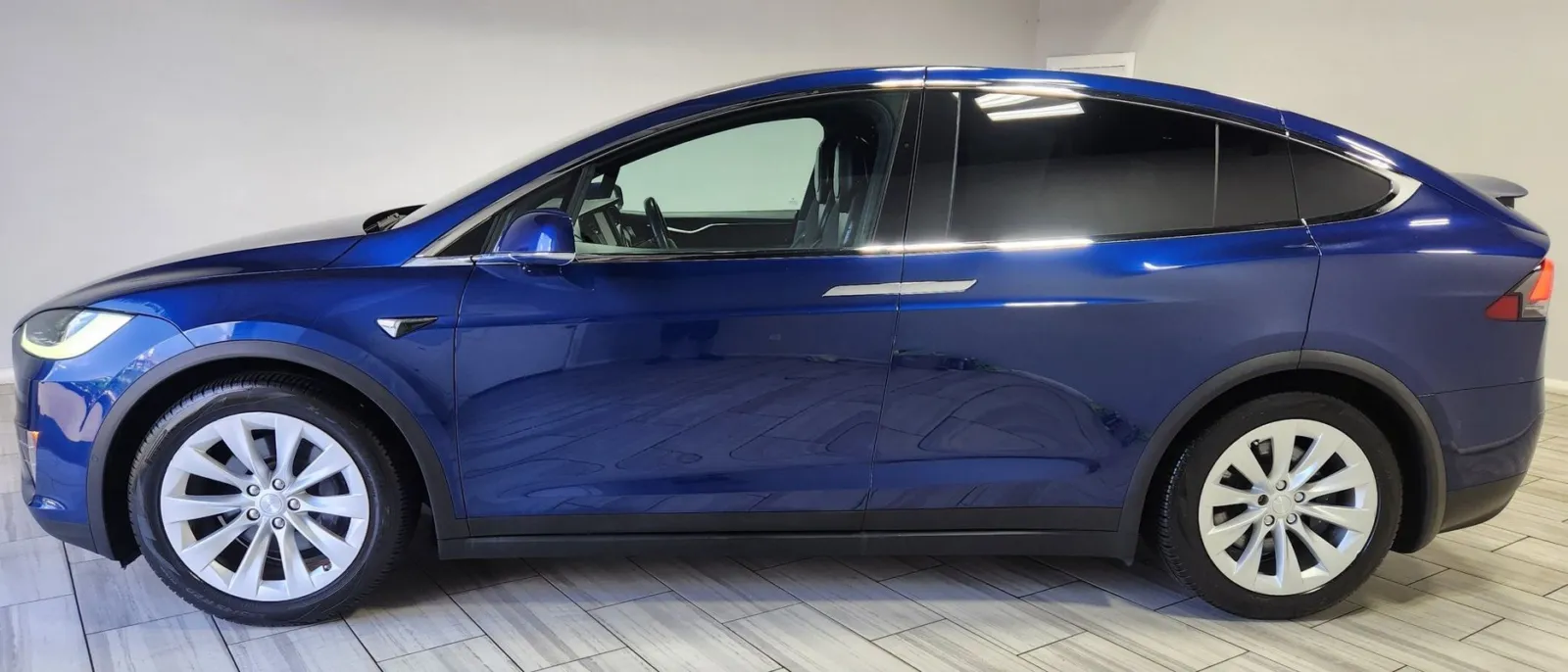 Photos of 2018 Tesla Model X 75D for sale in Philadelphia, PA at Torresdale Ave