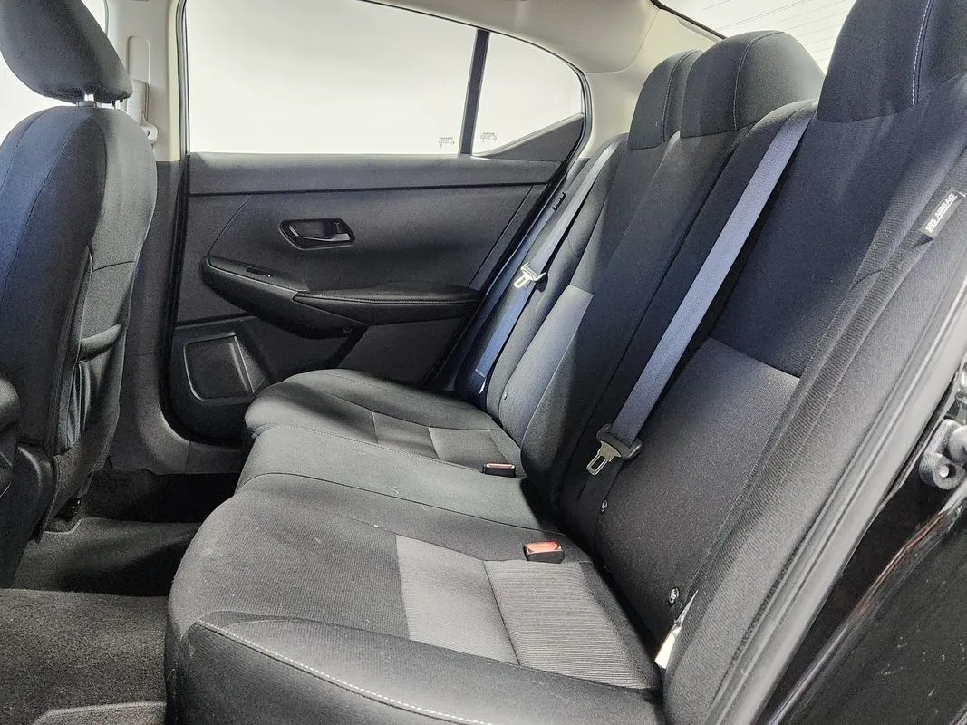 Nissan Sentra photo 13