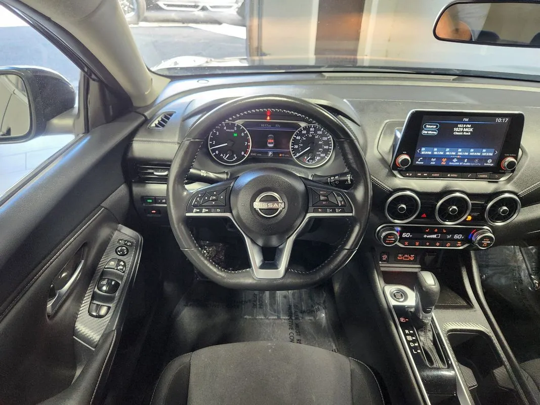 Nissan Sentra photo 16