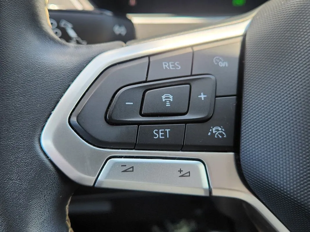 Volkswagen Tiguan photo 18