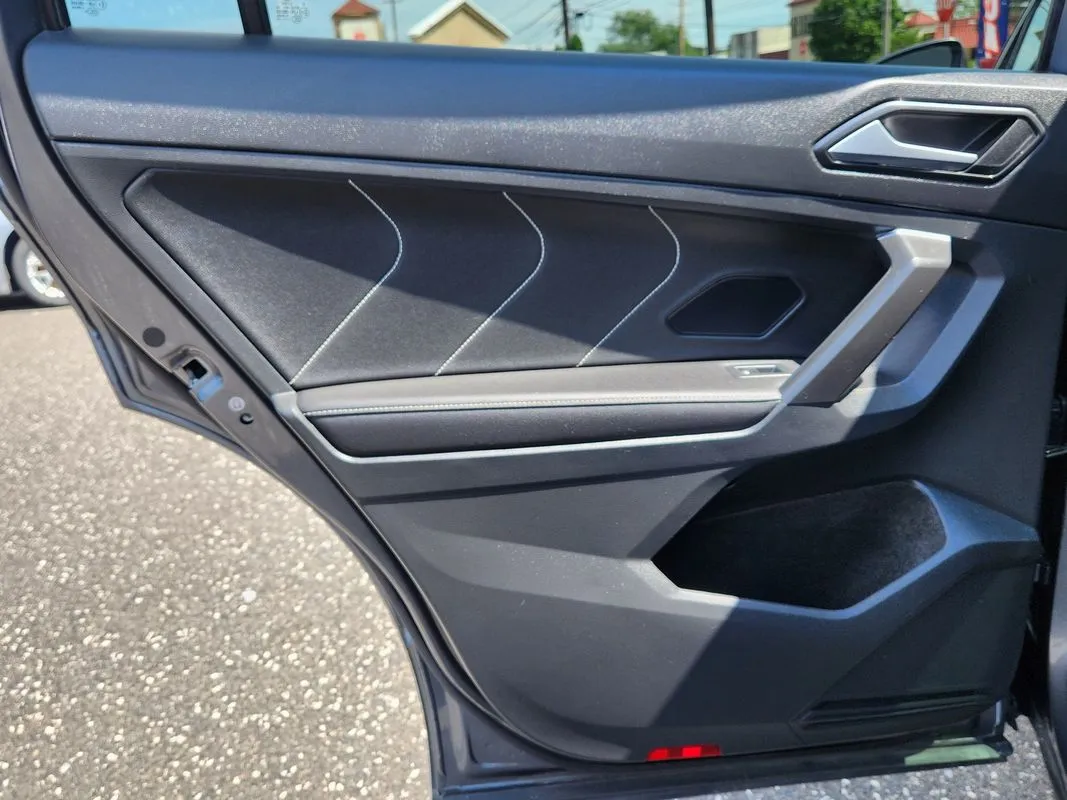 Volkswagen Tiguan photo 12