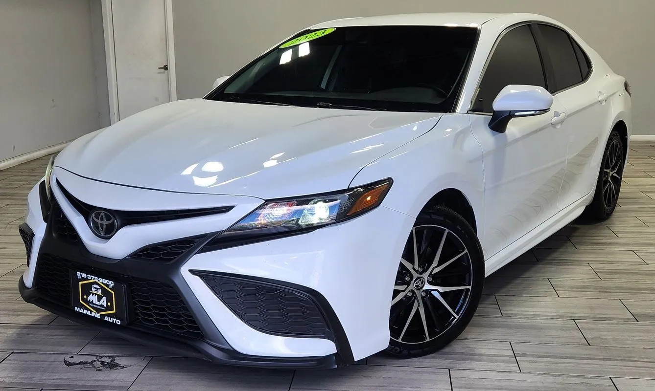 White 2023 Toyota Camry SE for sale in Philadelphia, PA