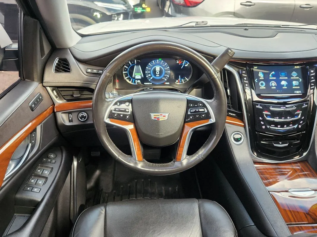 Cadillac Escalade ESV photo 19