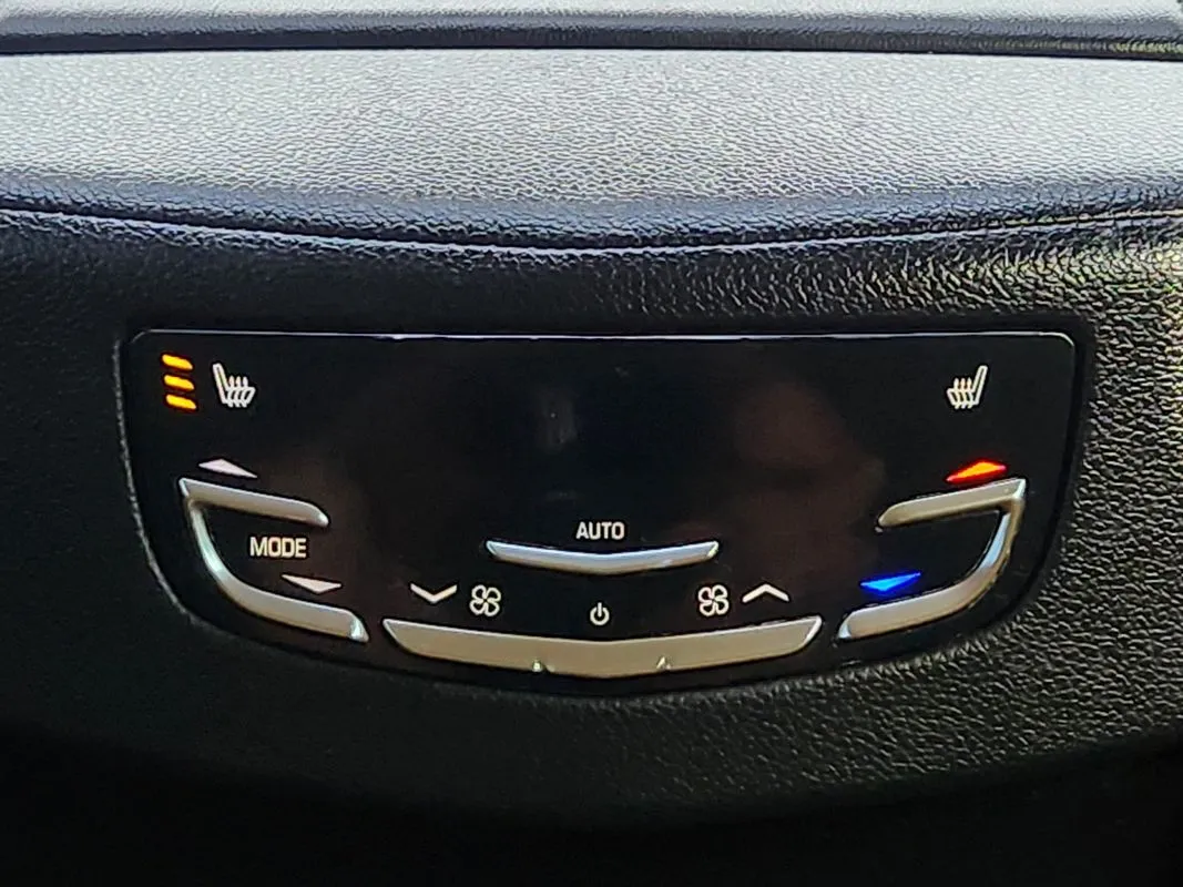 Cadillac Escalade ESV photo 17