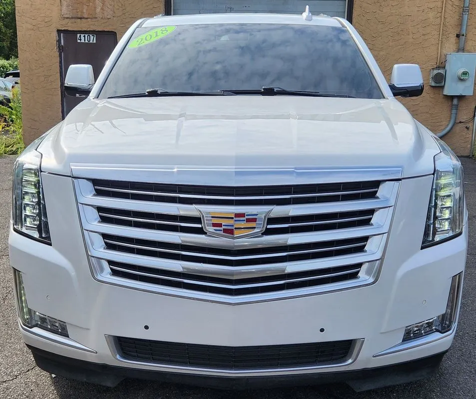 Cadillac Escalade ESV photo 8