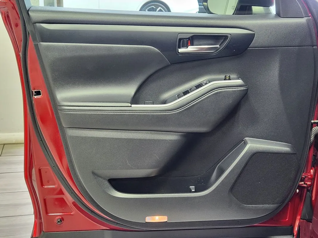 Toyota Highlander photo 10