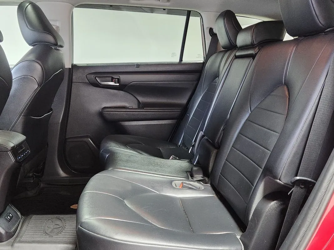 Toyota Highlander photo 13