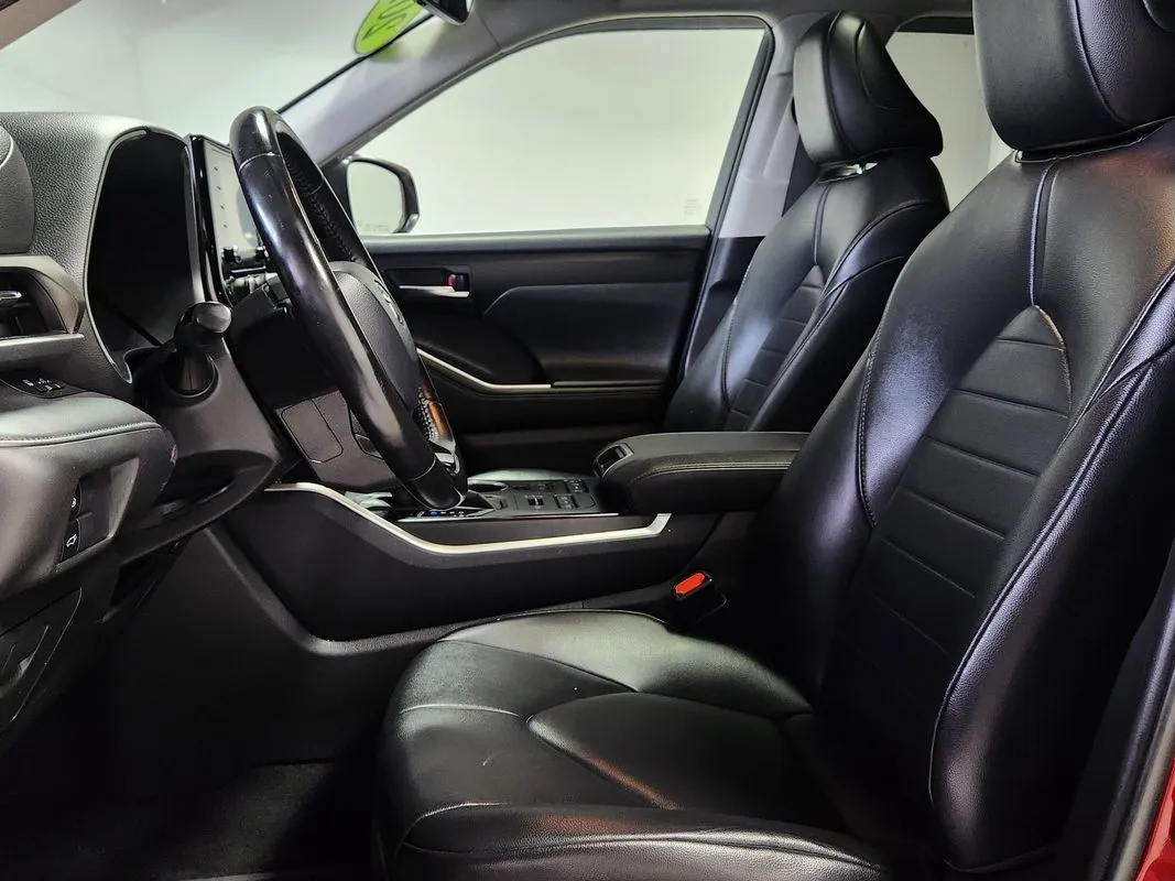 Toyota Highlander photo 11