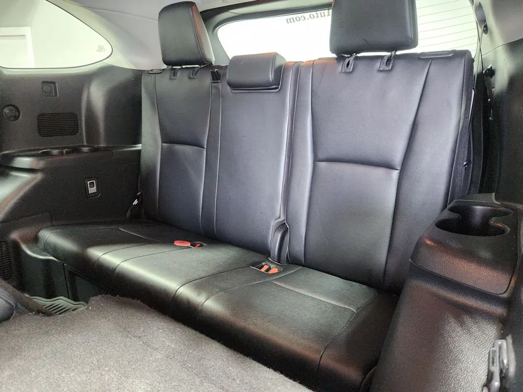 Toyota Highlander photo 14