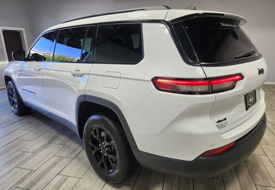 Another view of 2024 Jeep Grand Cherokee L Altitude 4x4 for sale in Philadelphia, PA at Torresdale Ave