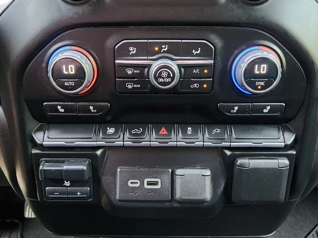 Chevrolet Silverado photo 18