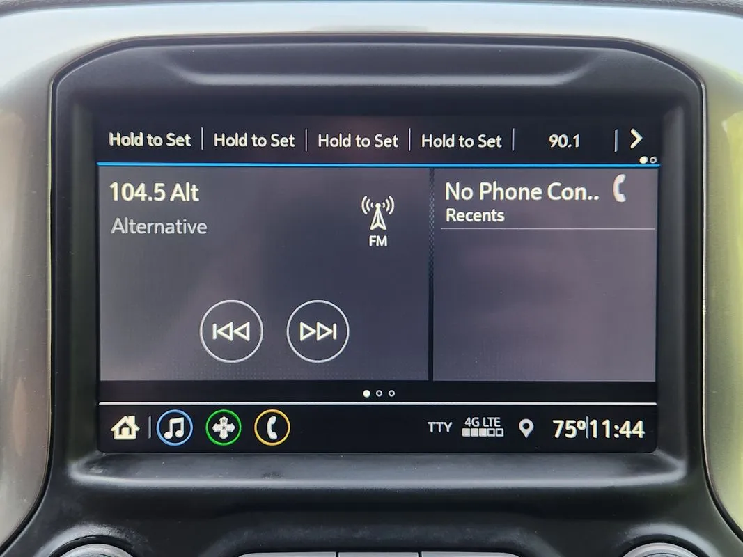 Chevrolet Silverado photo 20