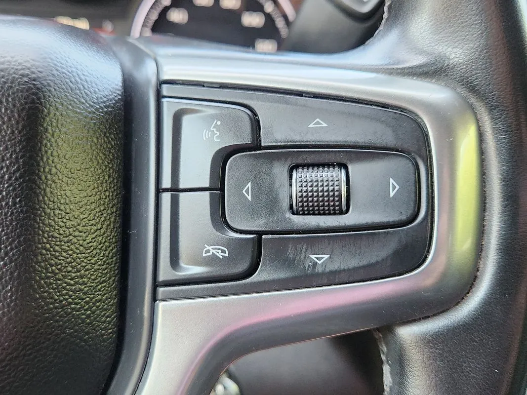 Chevrolet Silverado photo 16