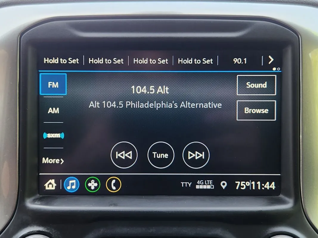 Chevrolet Silverado photo 19