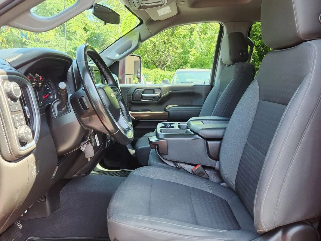 Chevrolet Silverado photo 11