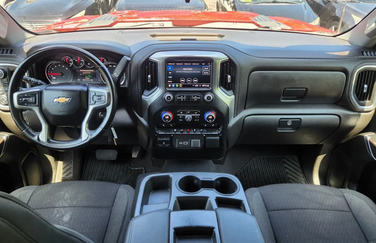 Chevrolet Silverado photo 14