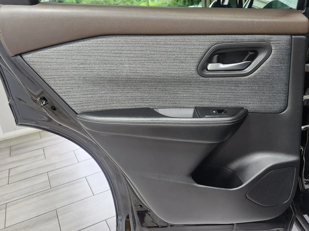 Nissan Rogue photo 12